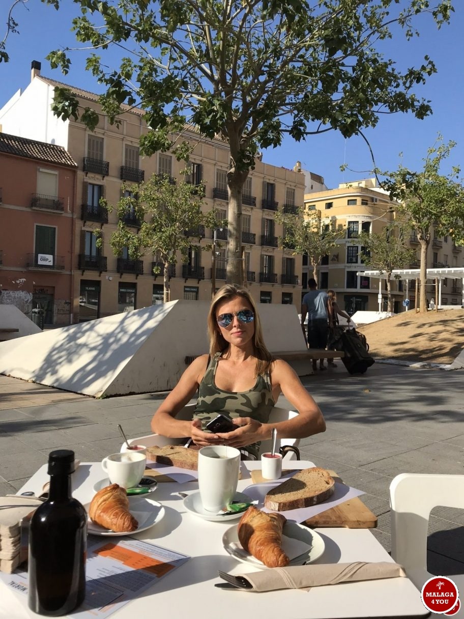 1 dag Málaga - recyclo bike cafe ontbijt 