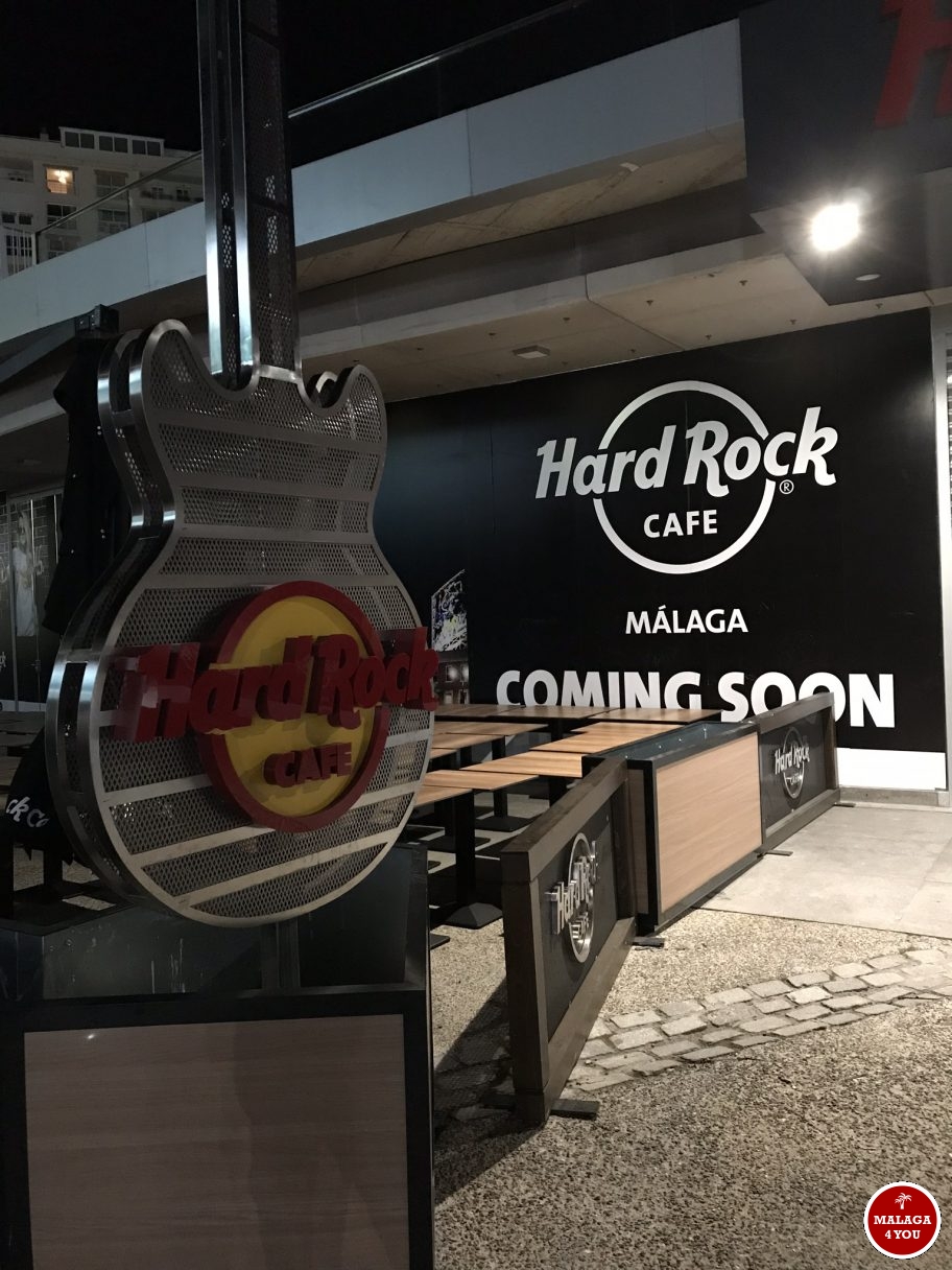 Hard Rock Cafe Málaga - by night